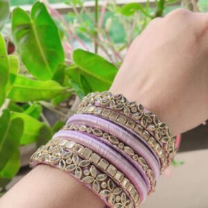 হাতে তৈরী রেশমি চুড়ি